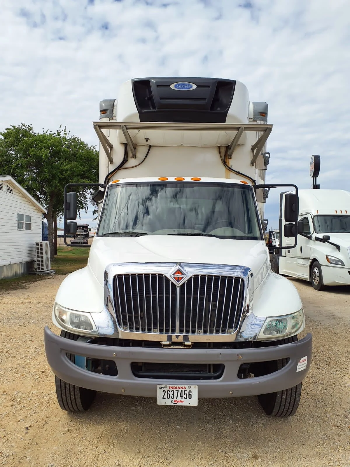 2018 International 4300 - image 2