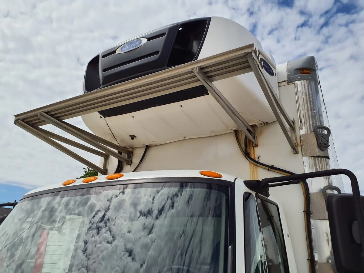 2018 International 4300 - image 7