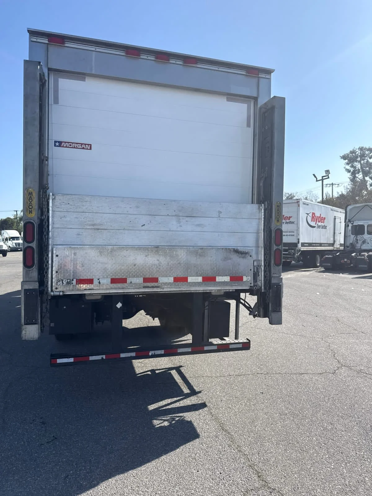 2018 Freightliner M2 106 in Pomona, CA — photo 5
