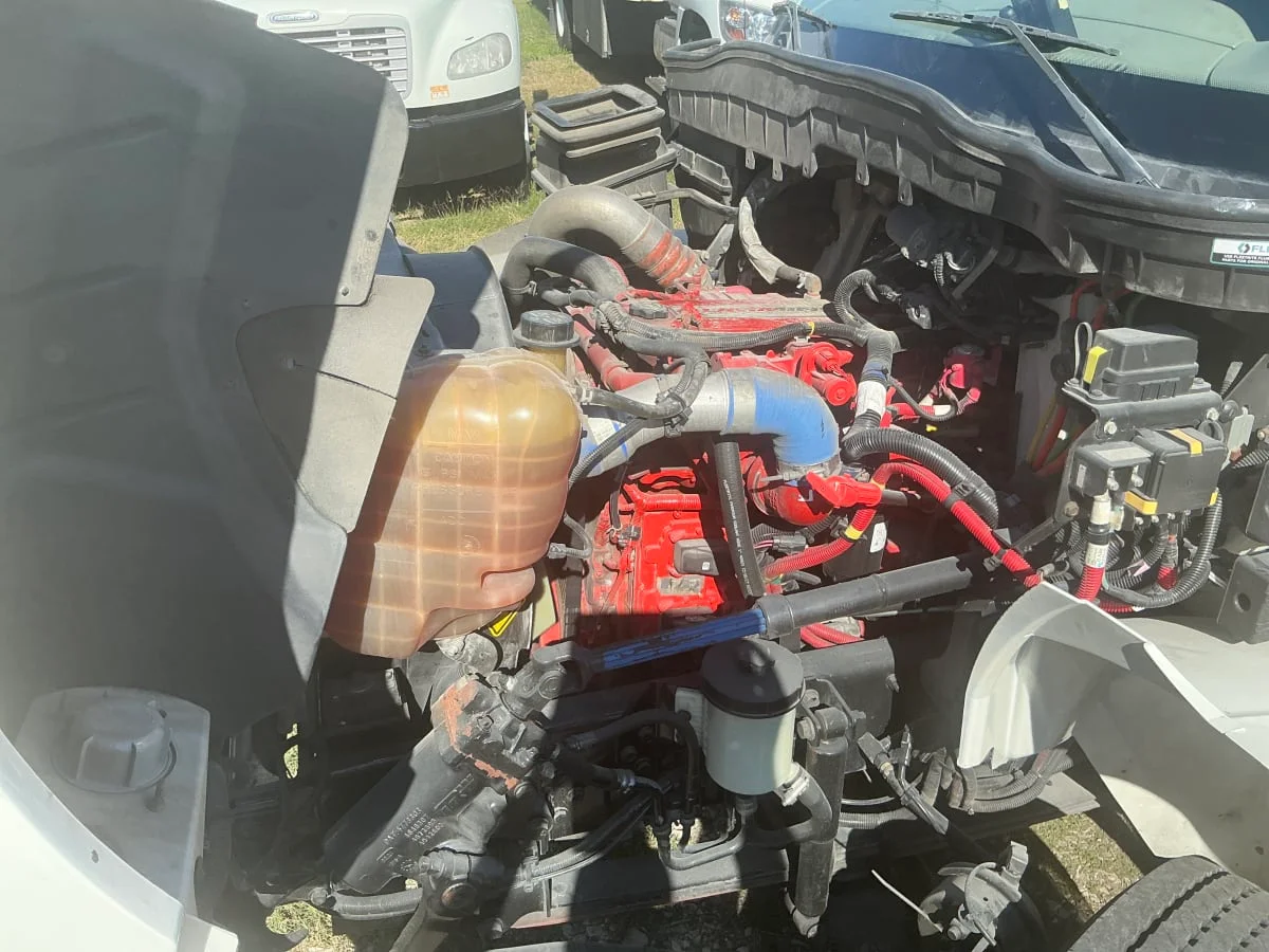 2019 International 4300 - image 9