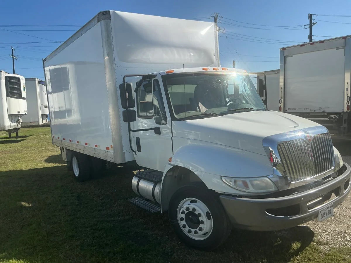 2019 International 4300 - image 3
