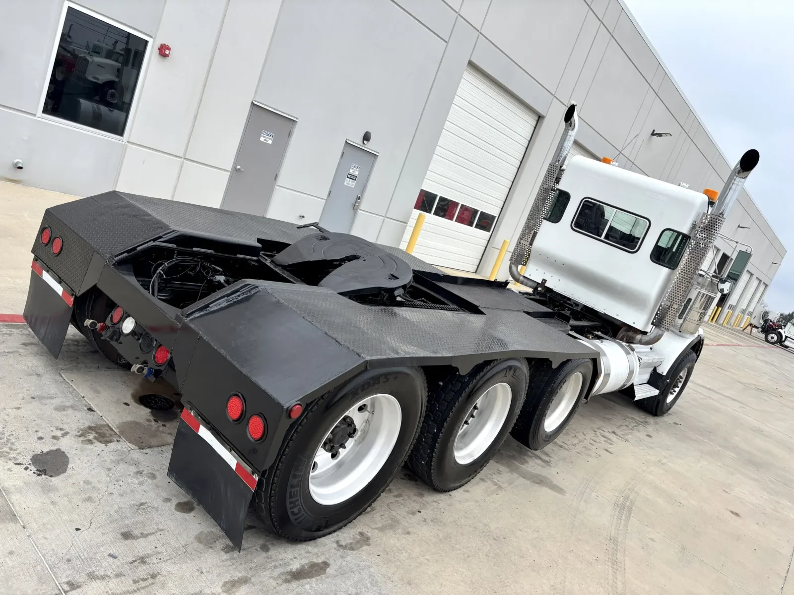 2009 Kenworth T800 - image 11