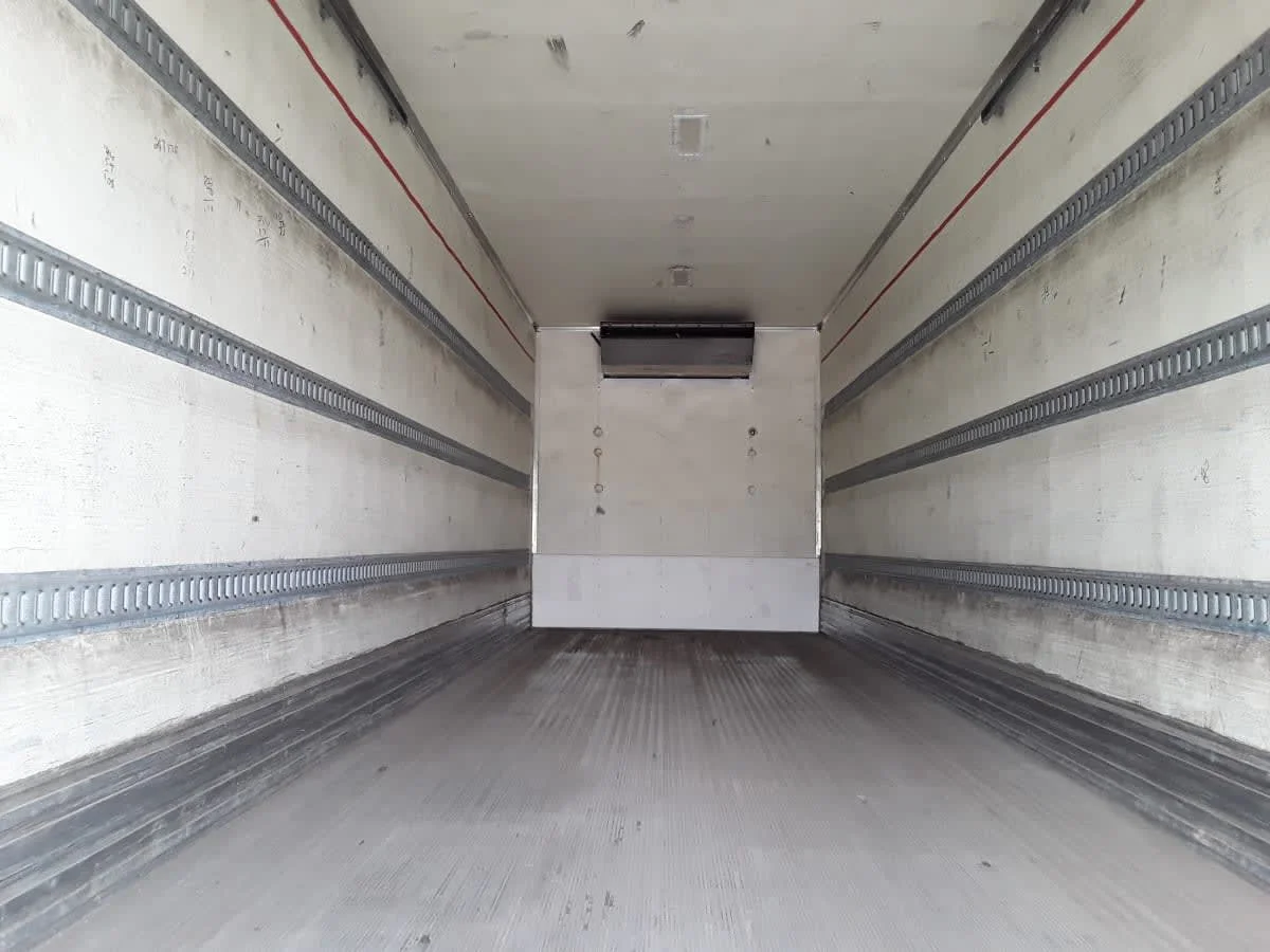 2017 Freightliner M2 106 - image 9