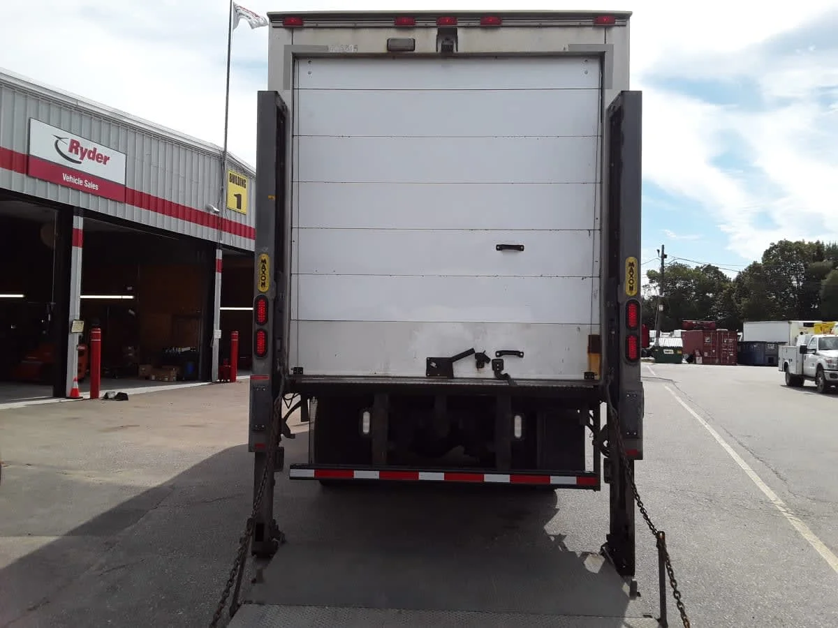 2017 Freightliner M2 106 - image 5