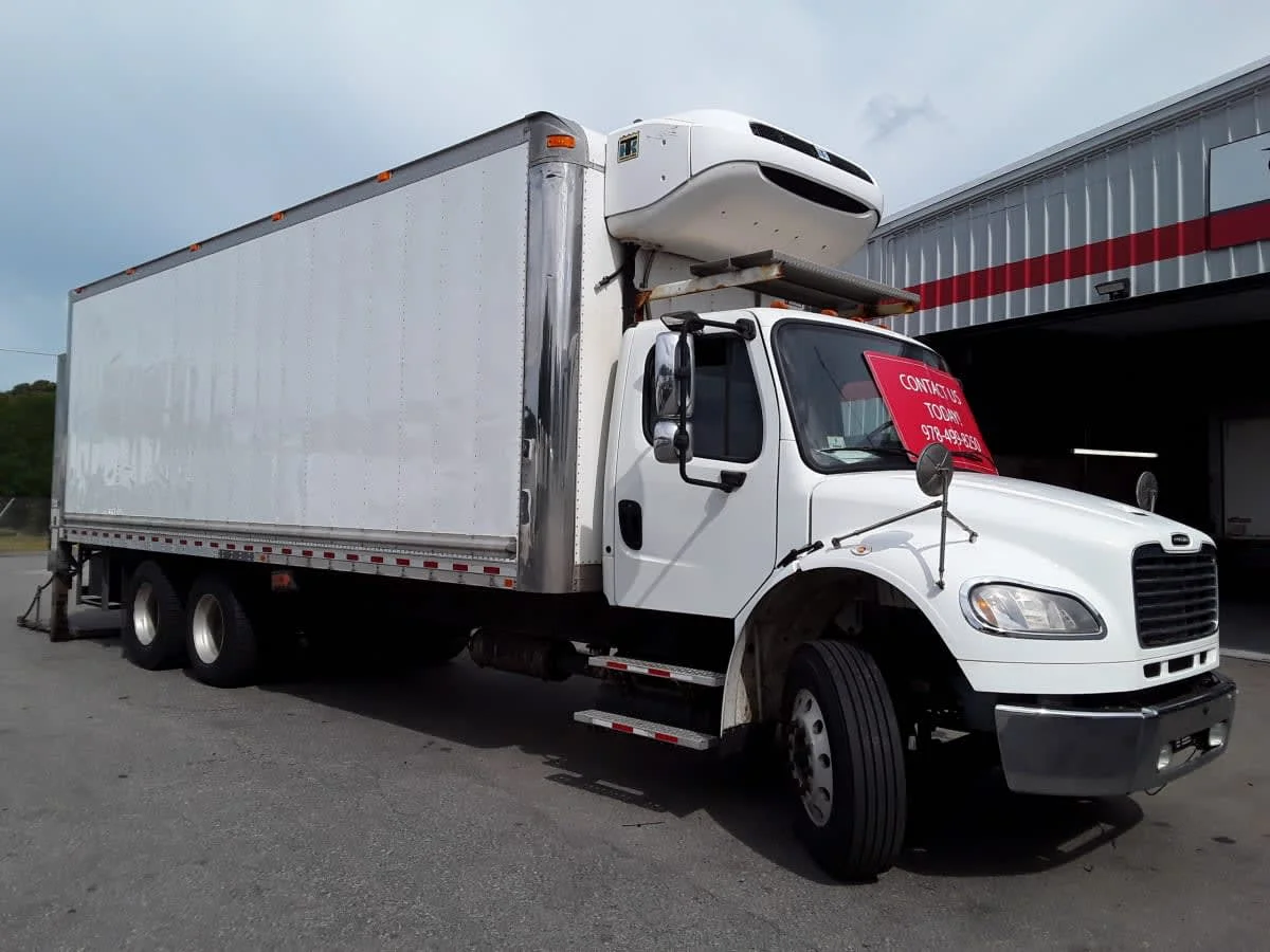 2017 Freightliner M2 106 - image 3