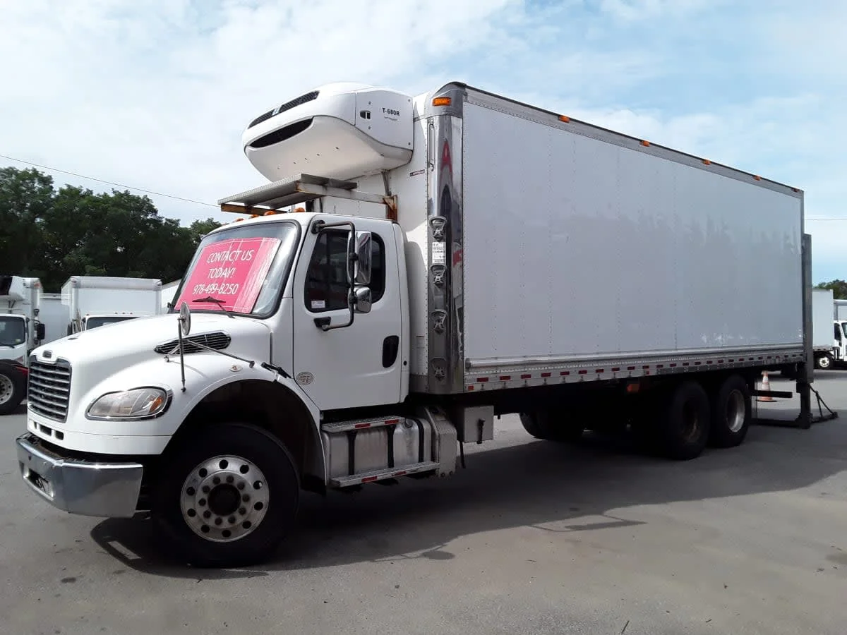 2017 Freightliner M2 106 - image 2