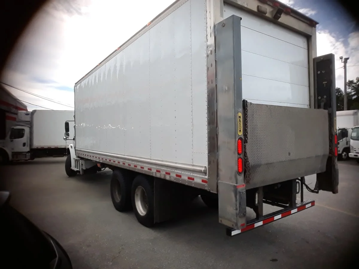 2017 Freightliner M2 106 - image 6