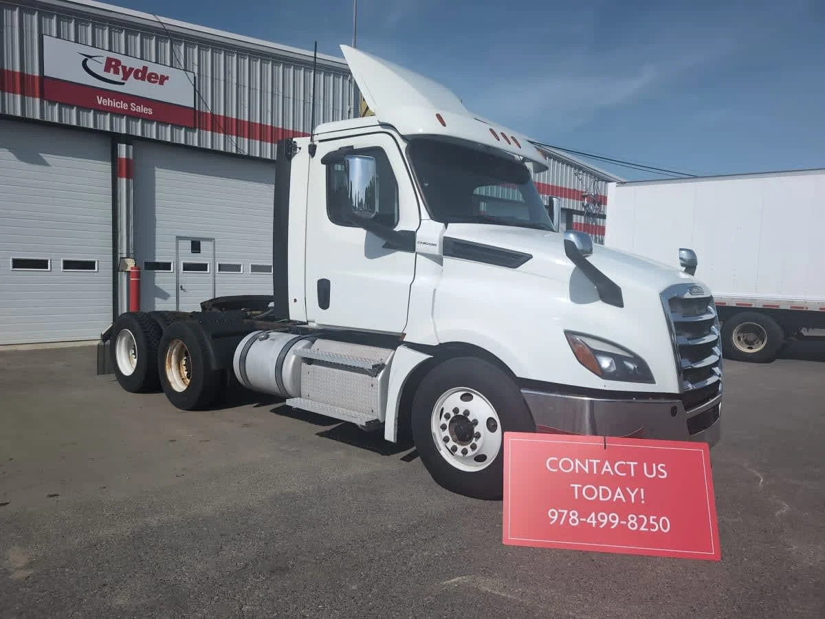 2020 Freightliner Cascadia in Salisbury, MA — photo 3