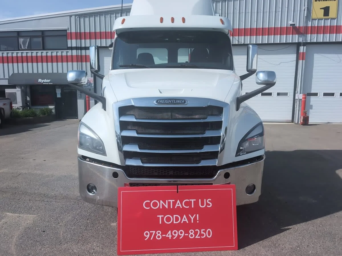 2020 Freightliner Cascadia in Salisbury, MA — photo 2