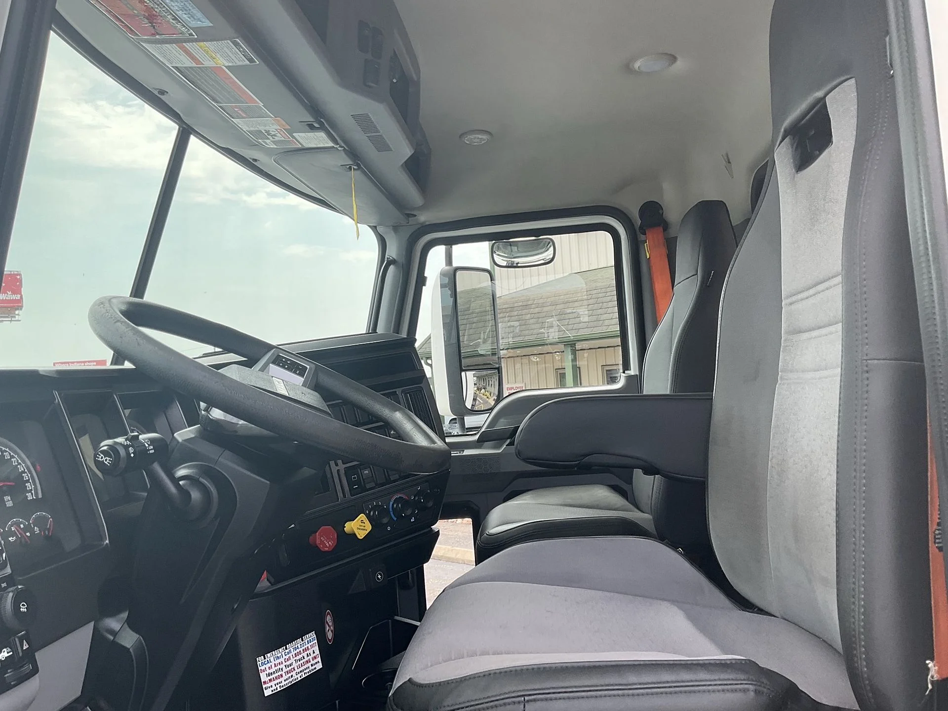 2022 Mack Anthem in Clarksville, IN — photo 12