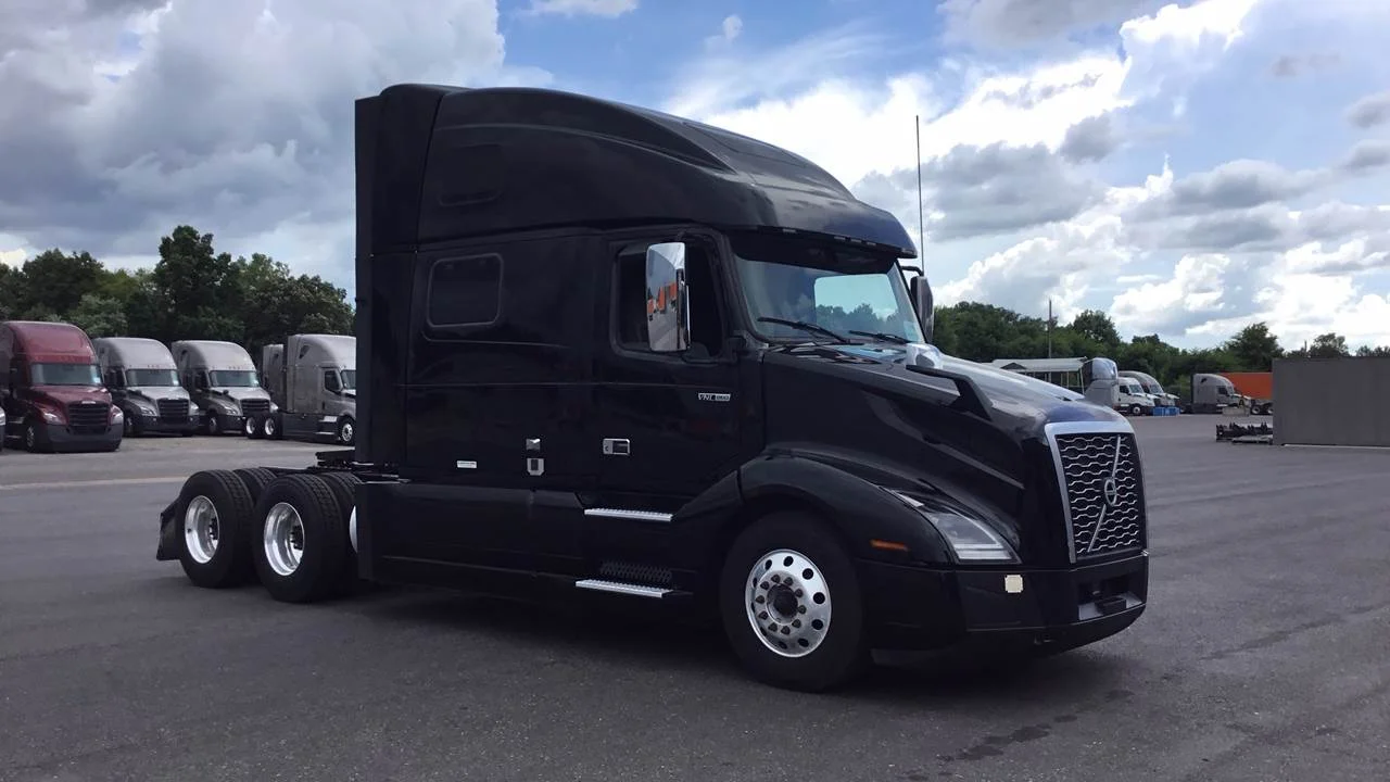 2023 Volvo VNL 860