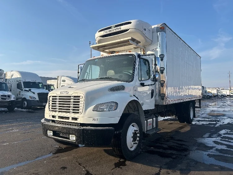 2019 Freightliner M2 106 - image 3