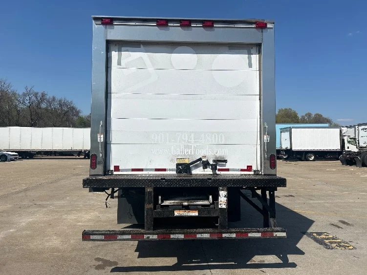 2020 Isuzu NQR - image 7