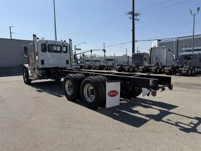 2027 Peterbilt 589 in Sylmar, CA — photo 8