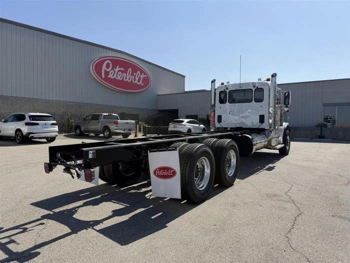 2027 Peterbilt 589 in Sylmar, CA — photo 6
