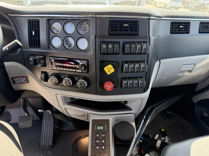 2027 Peterbilt 589 in Sylmar, CA — photo 22