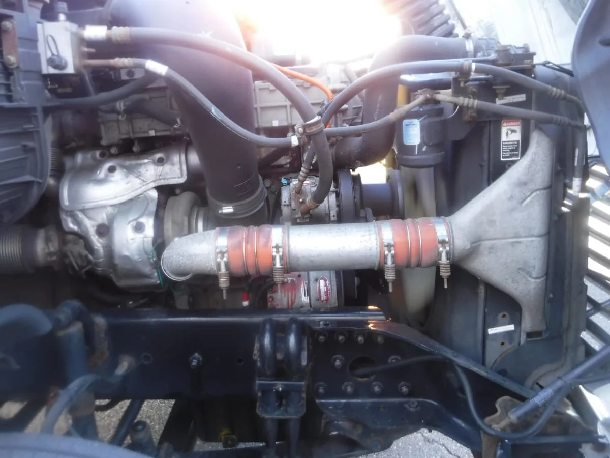 2017 Freightliner Cascadia - image 9