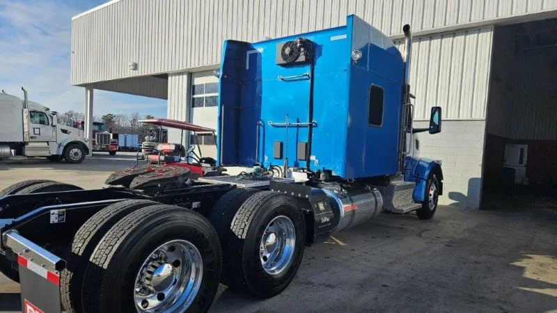 2023 Peterbilt 567 - image 12