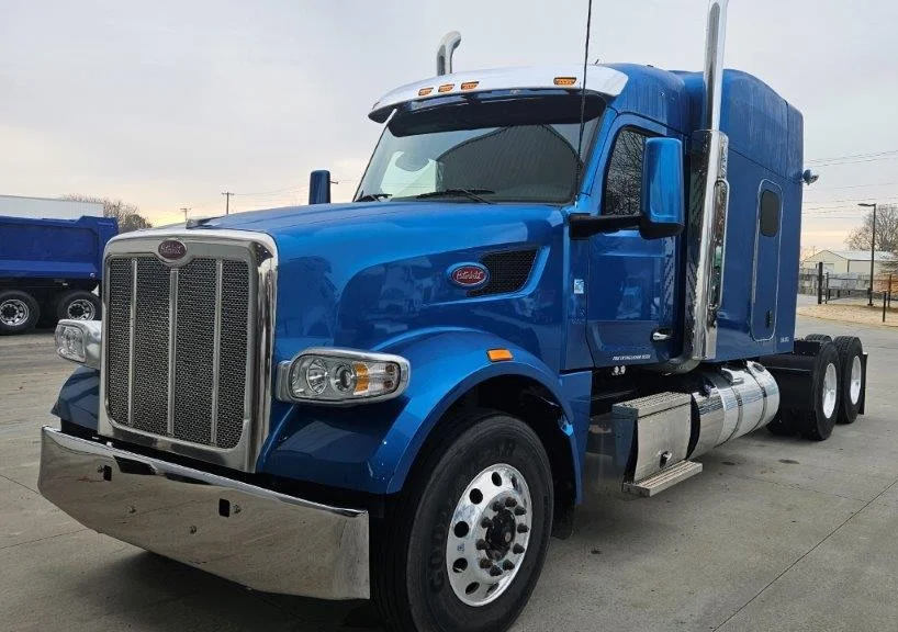2023 Peterbilt 567 - image 2
