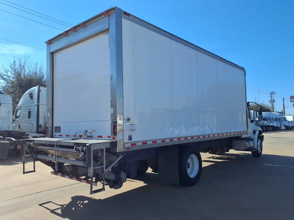 2020 International MV - image 4