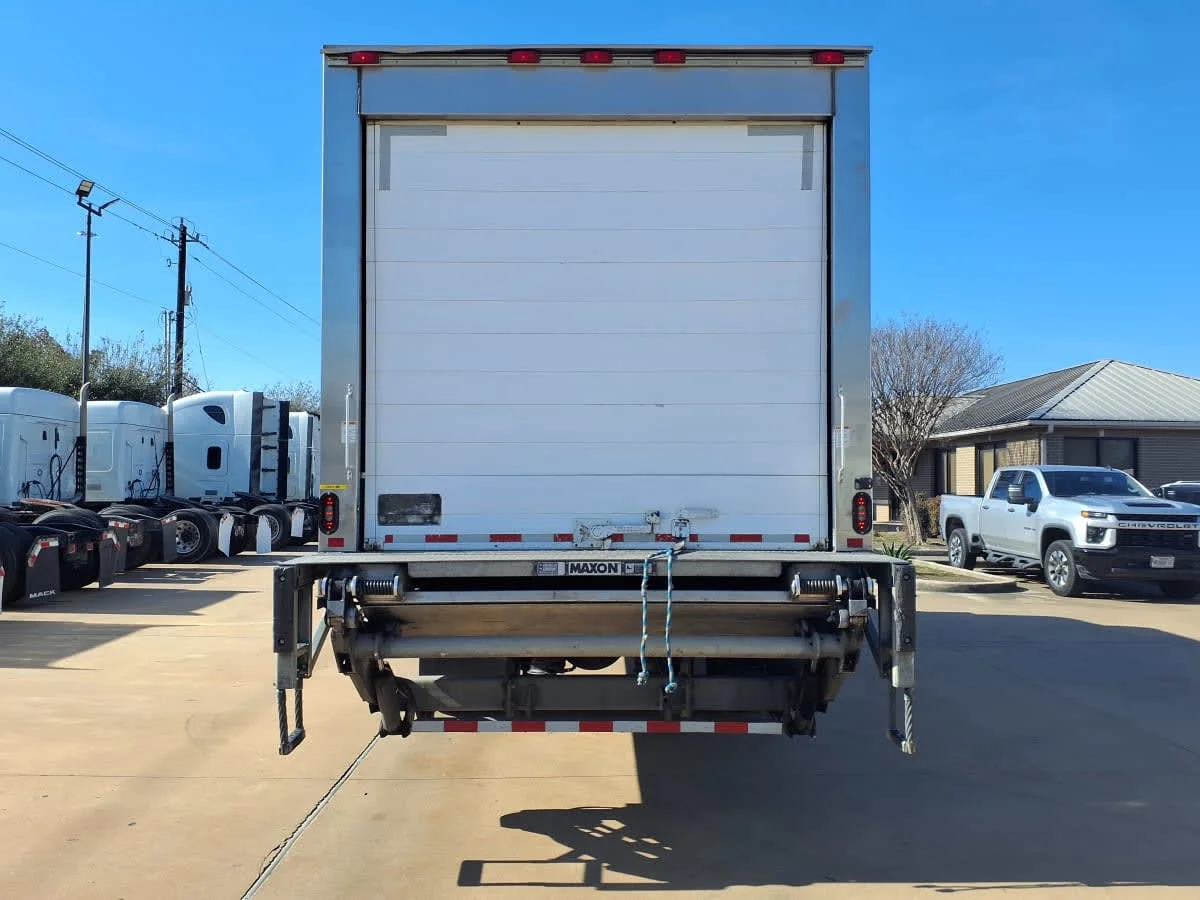 2020 International MV - image 5