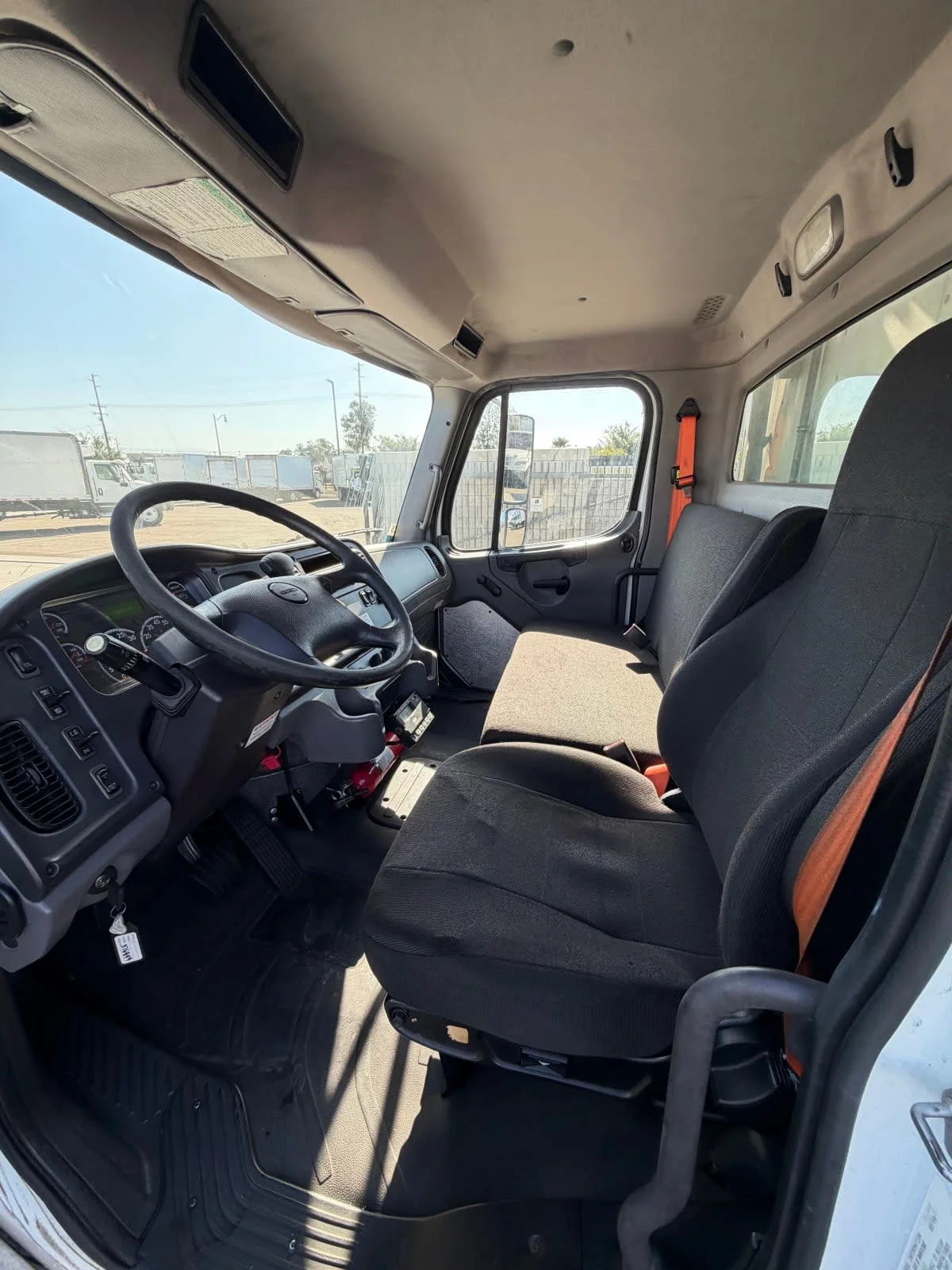 2016 Freightliner M2 106 in Fontana, CA — photo 8
