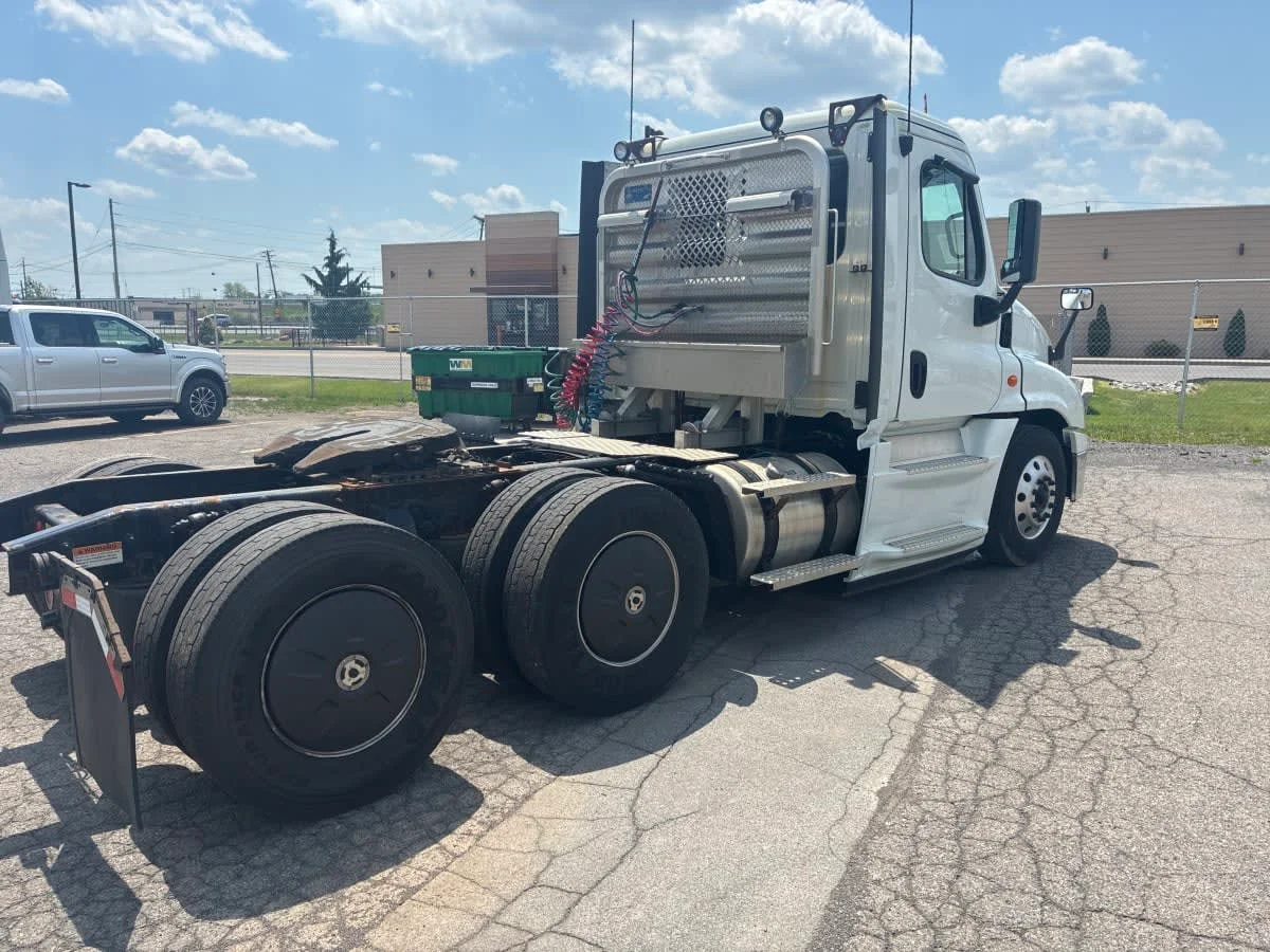 2019 Freightliner Cascadia in Syracuse, NY — photo 4