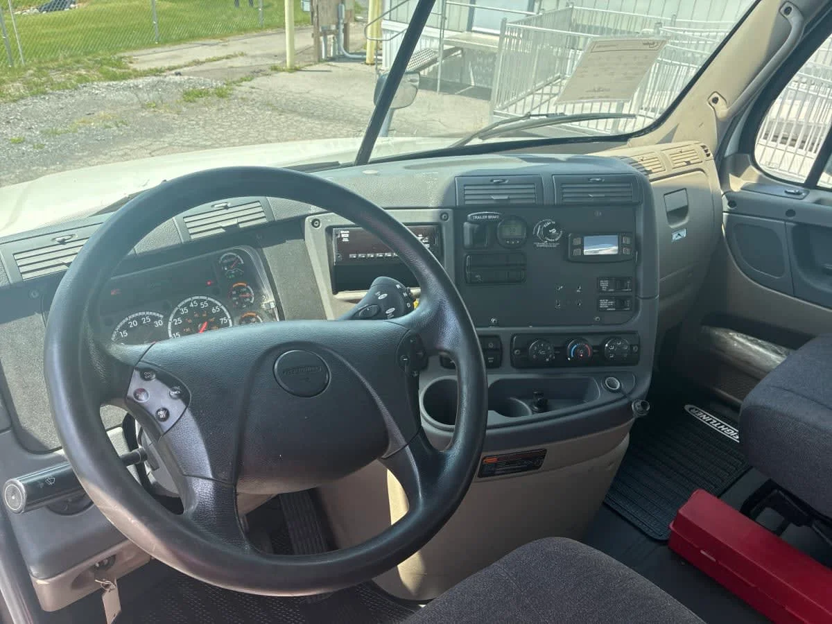2019 Freightliner Cascadia in Syracuse, NY — photo 7