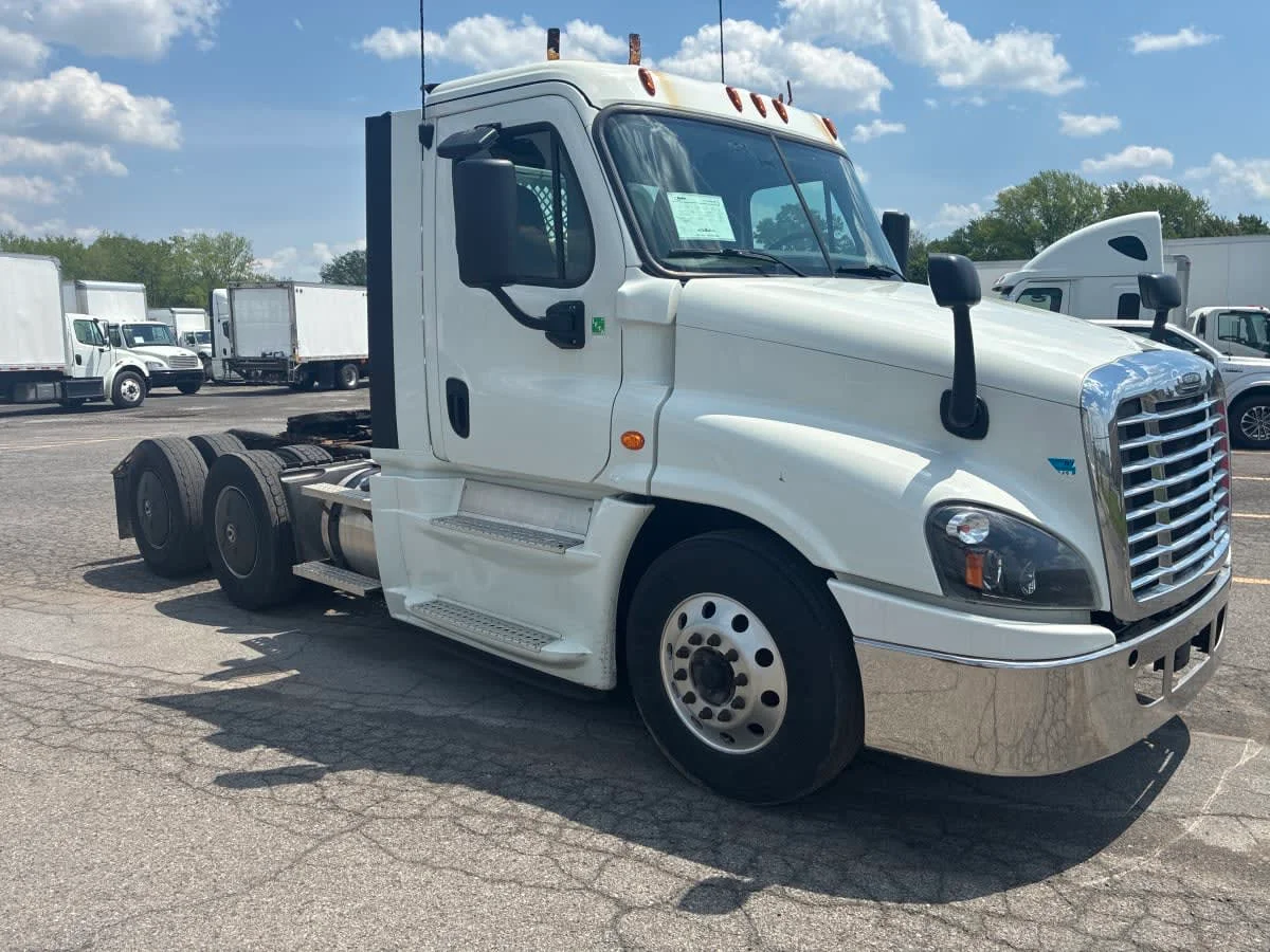 2019 Freightliner Cascadia in Syracuse, NY — photo 3