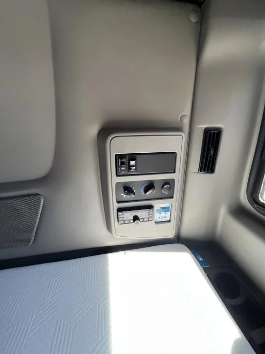 2023 International LT — photo 21