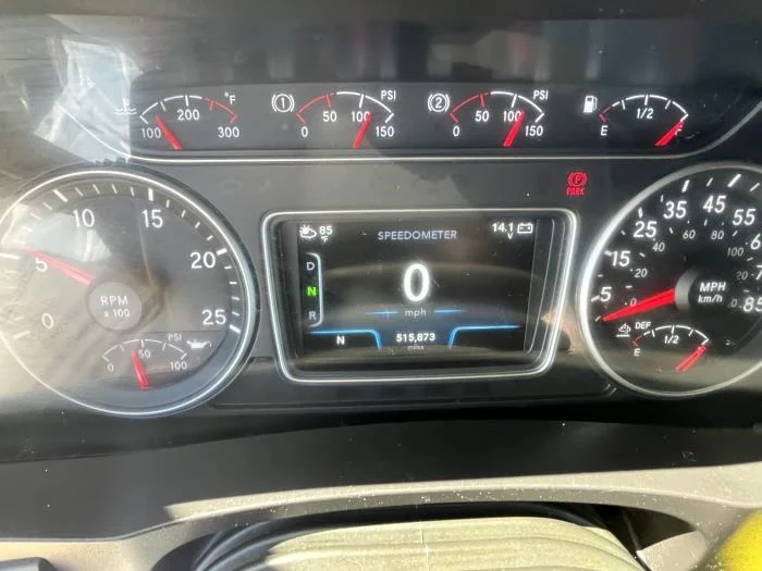2023 International LT — photo 17