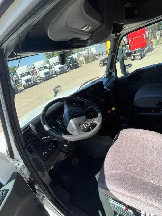 2023 International LT — photo 15