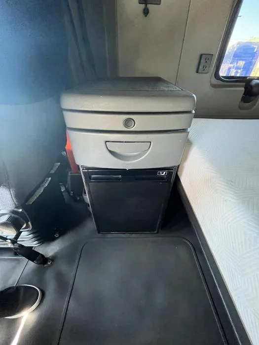 2023 International LT — photo 20