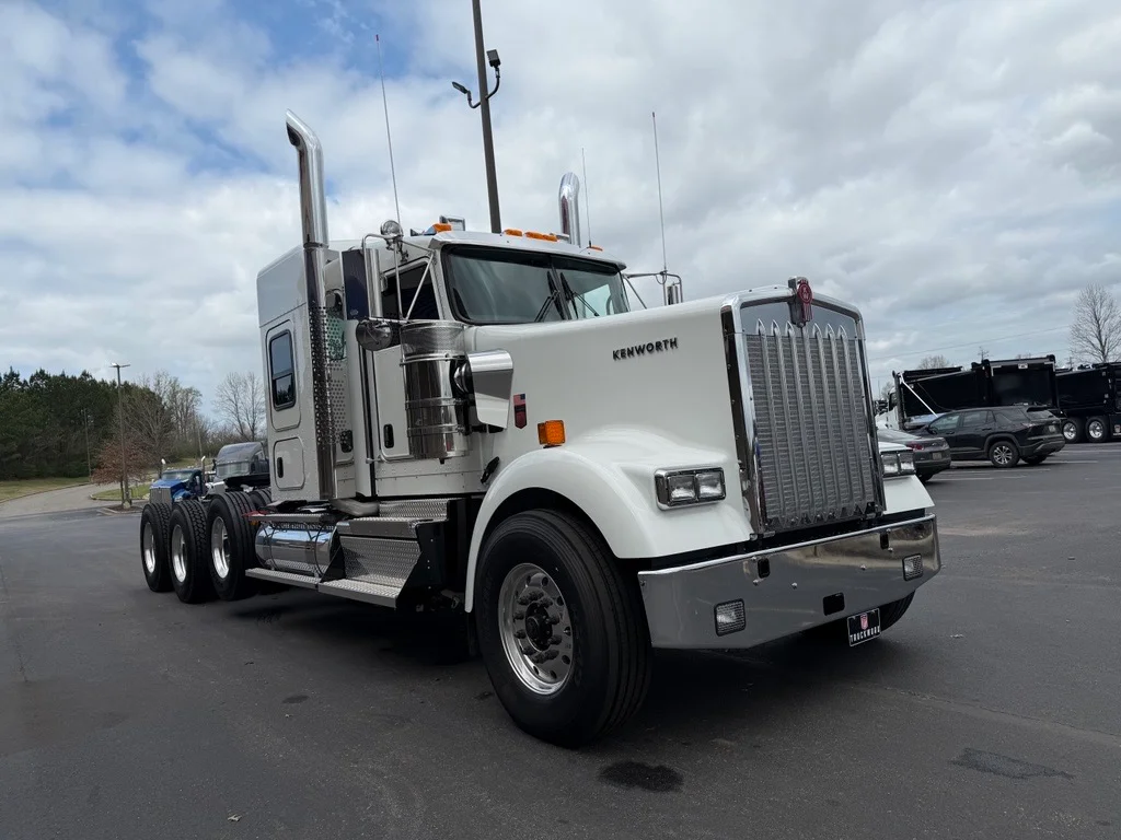 2027 Kenworth W900 in Birmingham, AL — photo 4