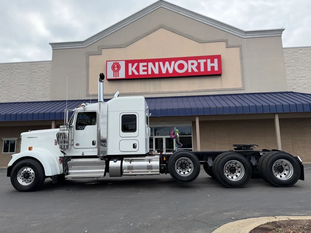 2027 Kenworth W900 in Birmingham, AL — photo 3