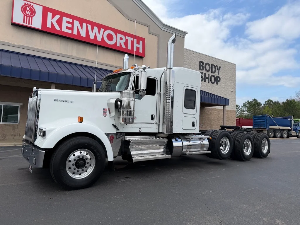 2027 Kenworth W900 in Birmingham, AL — photo 2