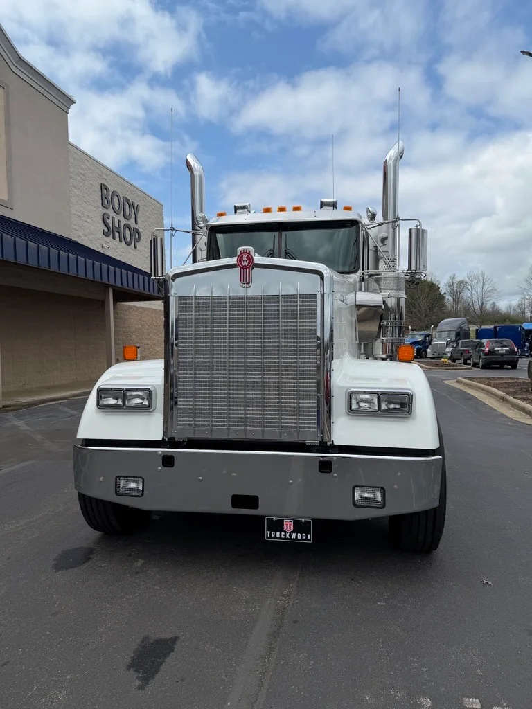2027 Kenworth W900 in Birmingham, AL — photo 5