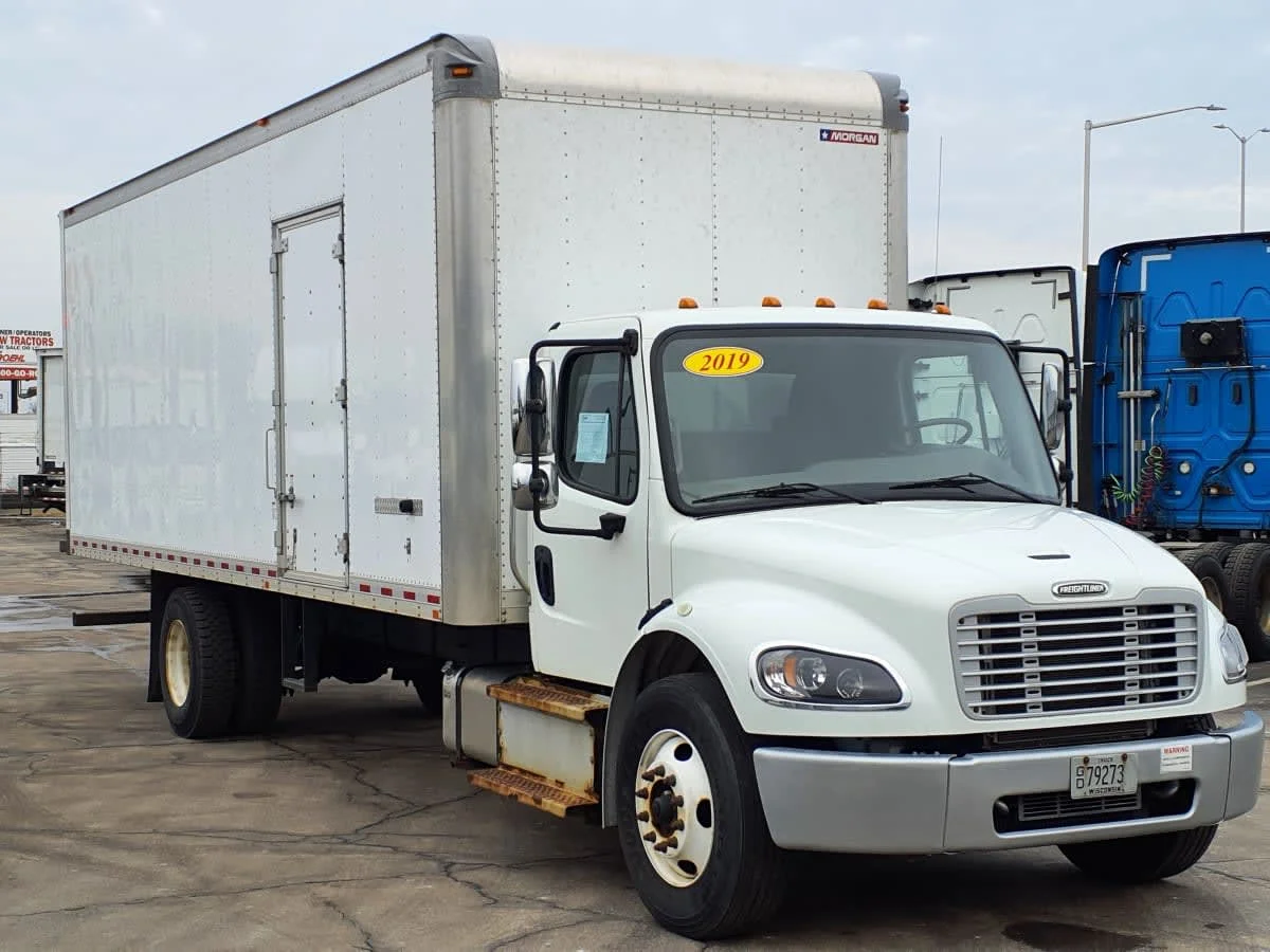 2019 Freightliner M2 106 in Oak Creek, WI — photo 3