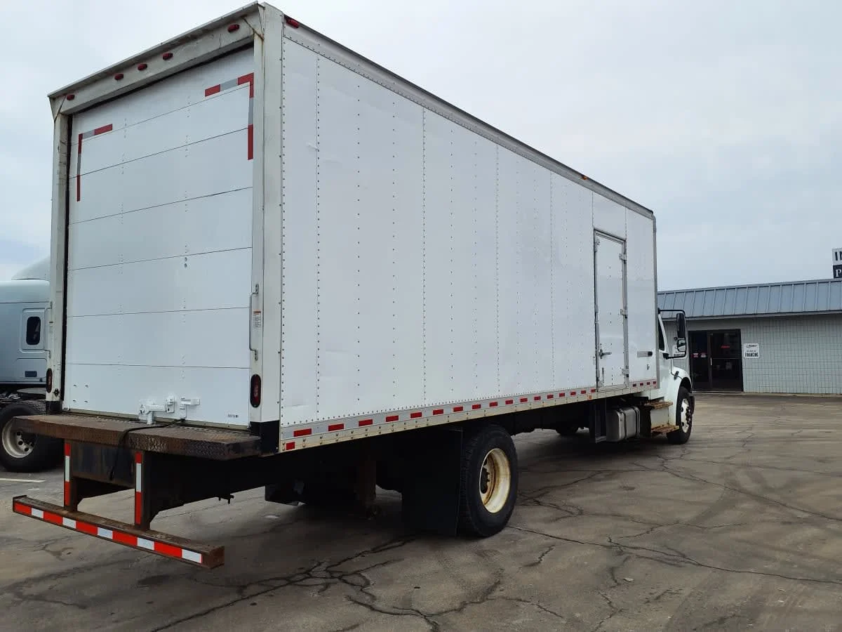 2019 Freightliner M2 106 in Oak Creek, WI — photo 4