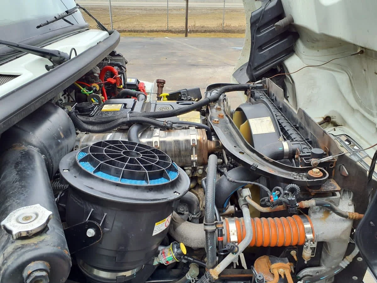 2019 Freightliner M2 106 in Oak Creek, WI — photo 12