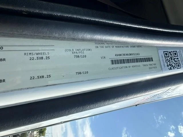 2016 Volvo VNL 300 — photo 10
