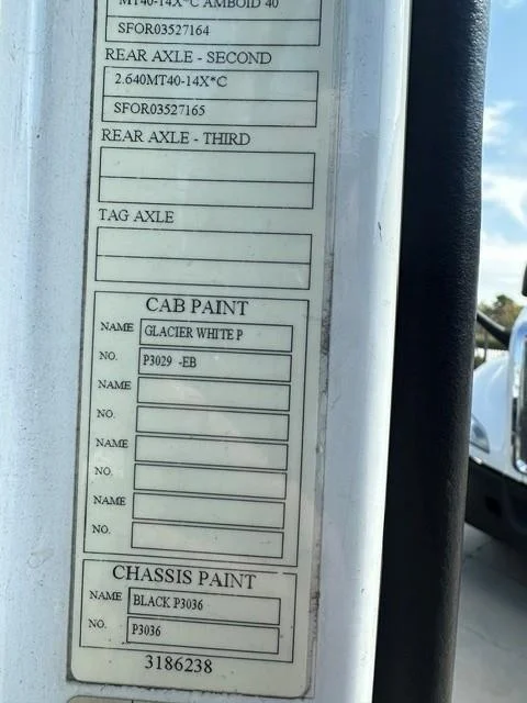 2016 Volvo VNL 300 — photo 12