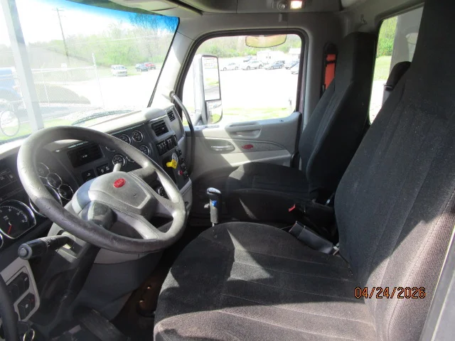 2019 Peterbilt 567 in Butler, PA — photo 10