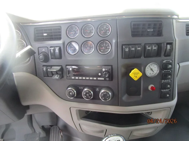 2019 Peterbilt 567 in Butler, PA — photo 11