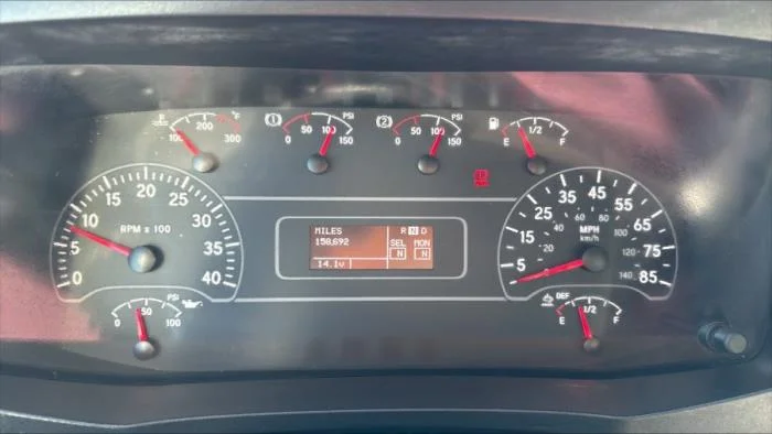 2022 International MV - image 3