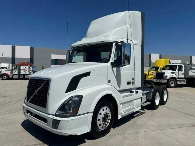 2016 Volvo VNL 300 — photo 12