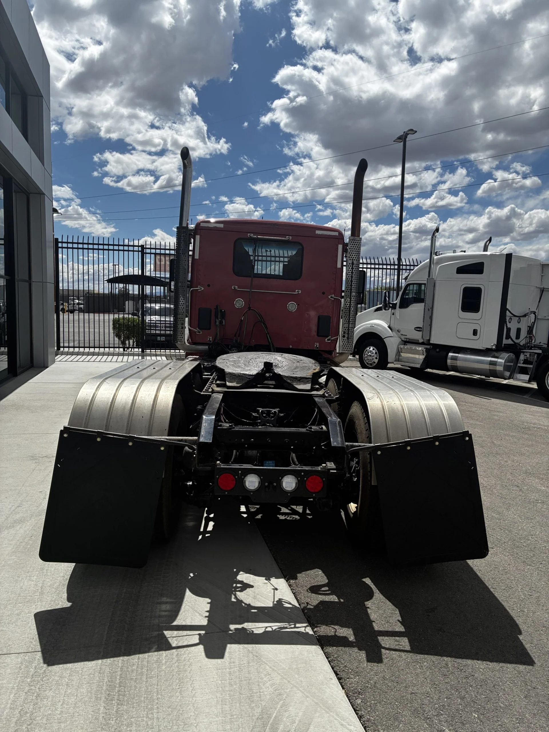 2024 Kenworth T880 in Las Vegas, NV — photo 4