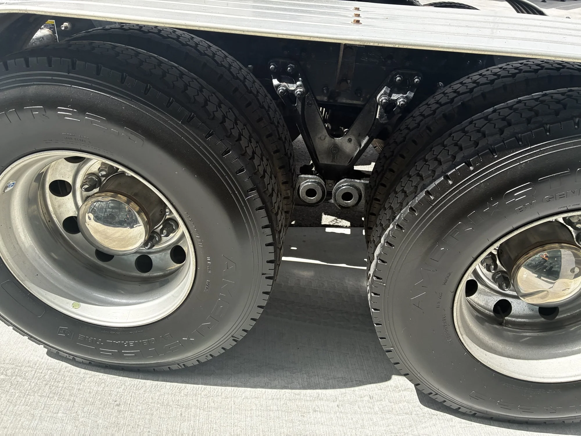 2024 Kenworth T880 - image 6