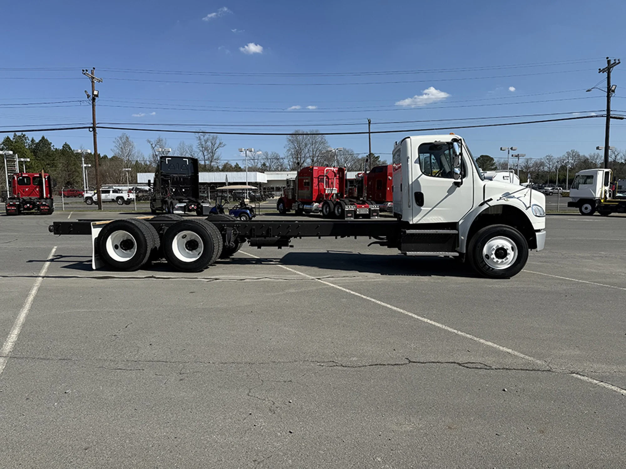 2016 Freightliner M2 106 — photo 3