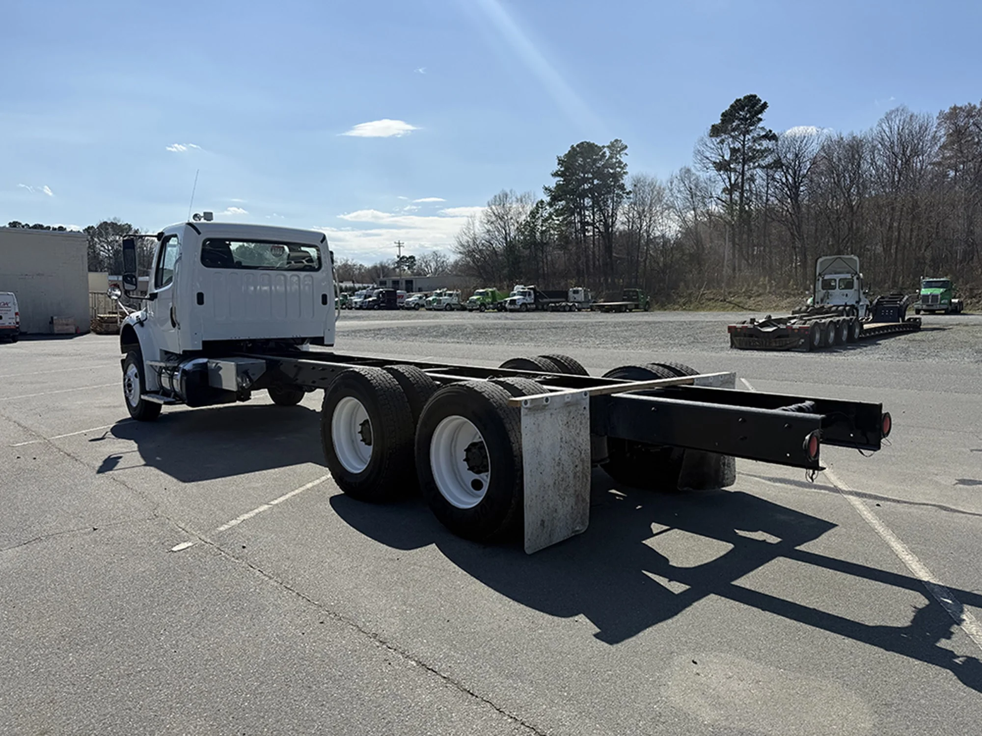 2016 Freightliner M2 106 — photo 6